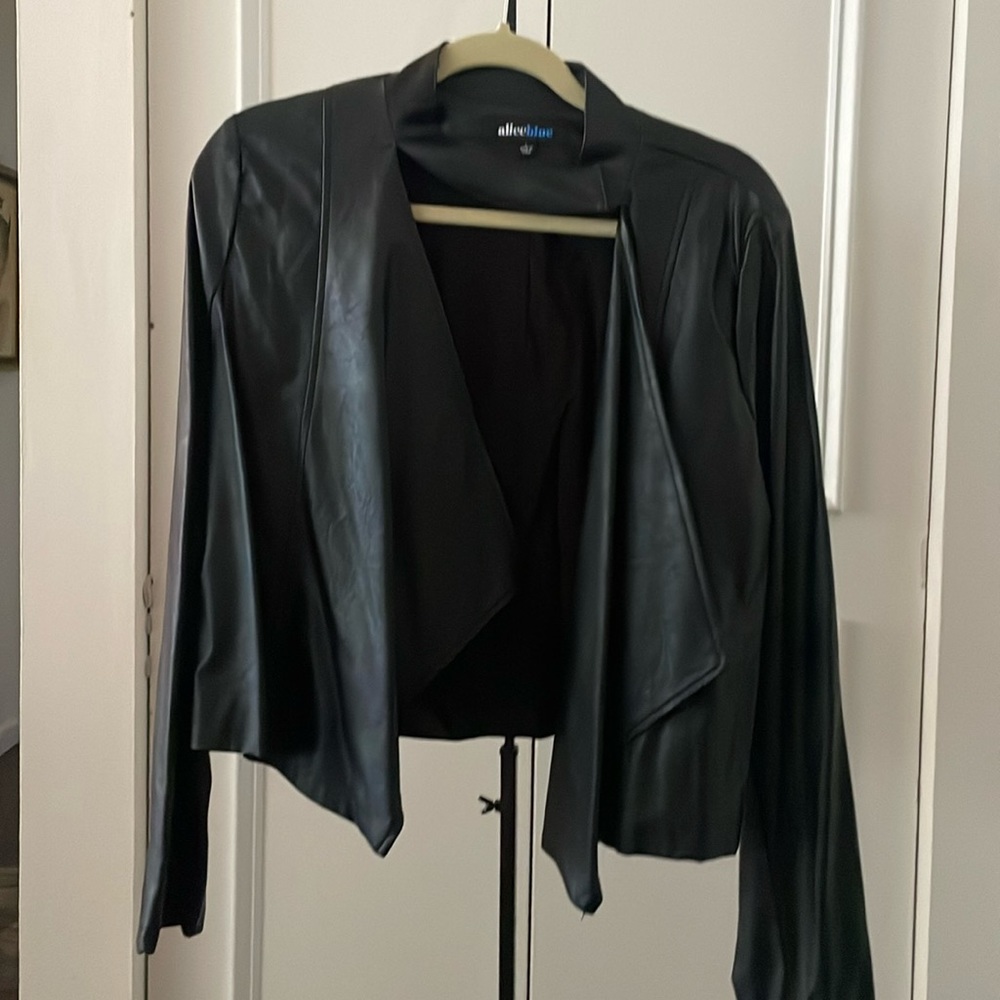 Cropped faux leather jacket